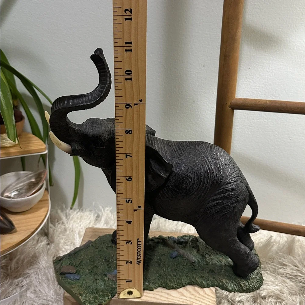Lenox Spirit Of The Savanna Elephant Rumble Trunk Up Elephant Resin Figure Decor